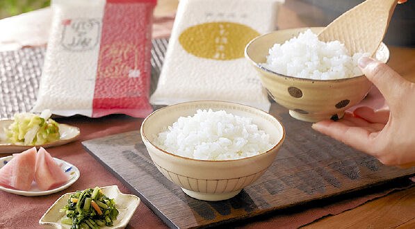 ごはんソムリエ厳選の銘柄米を毎月選んで楽しむ　50種類以上の銘柄米から2セット（2合×6パック）12合分をお選びいただけます。